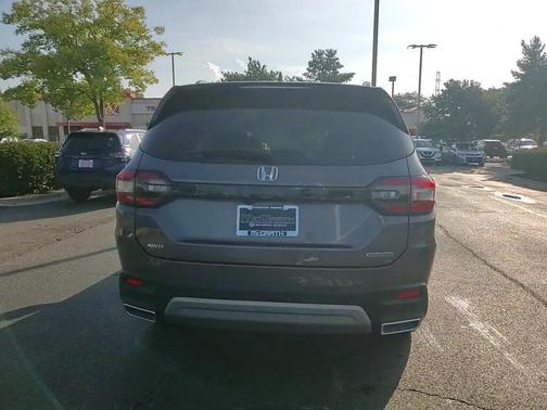 2025 Honda Pilot Touring 8-Passenger