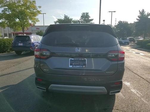2025 Honda Pilot Touring 8-Passenger