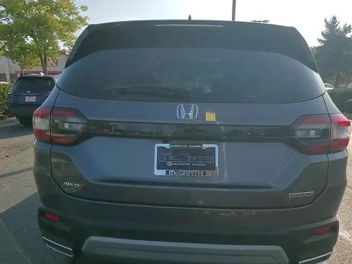 2025 Honda Pilot Touring 8-Passenger