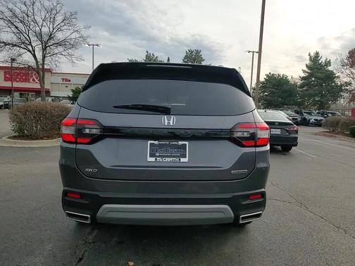 2025 Honda Pilot Touring 8-Passenger