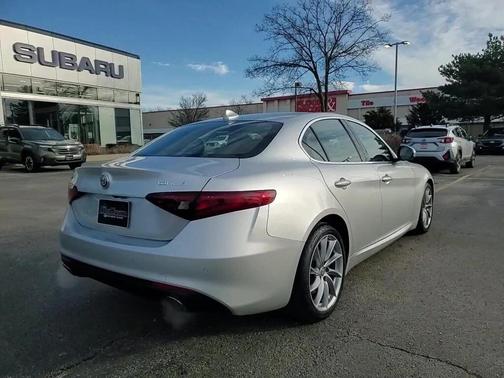 2017 Alfa Romeo Giulia Base