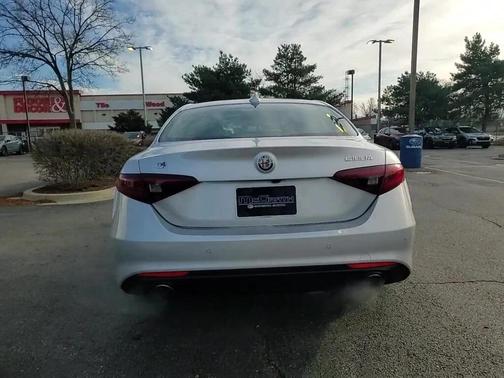 2017 Alfa Romeo Giulia Base