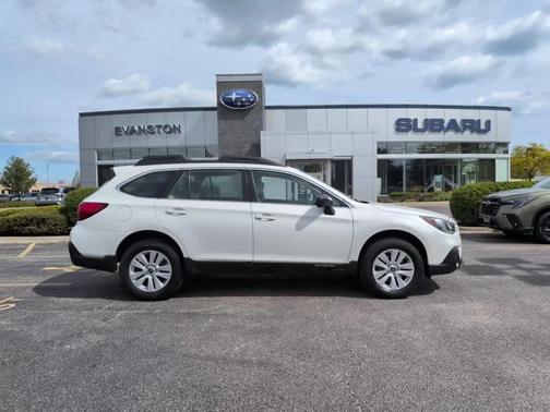 Crystal White Pearl 2018 Subaru Outback 2.5i