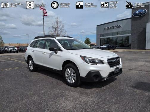 Crystal White Pearl 2018 Subaru Outback 2.5i