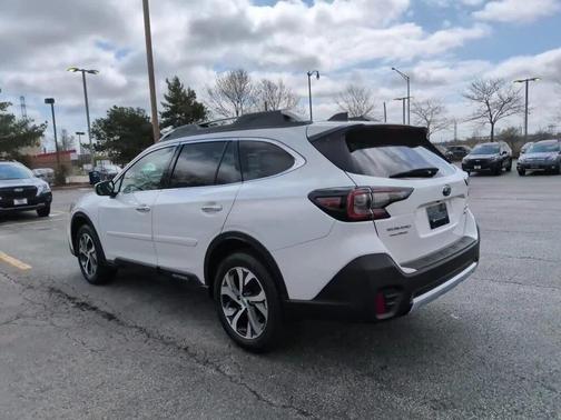Crystal White Pearl 2021 Subaru Outback Touring XT