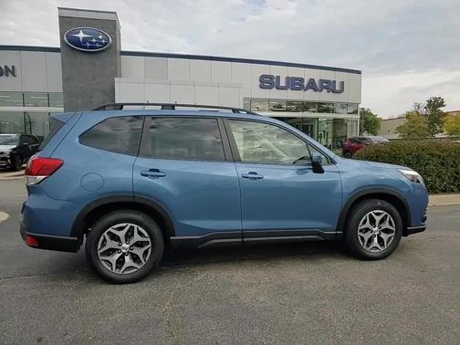 2022 Subaru Forester Premium