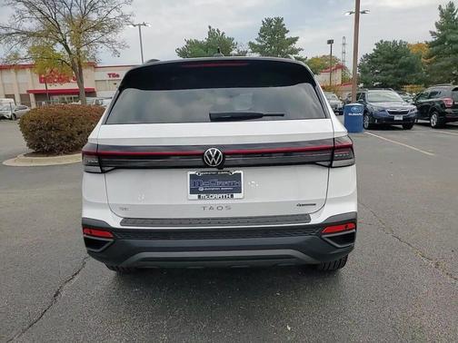 2025 Volkswagen Taos 1.5T SE Black