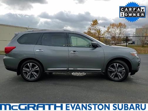 Photo 3 of 26 of 2017 Nissan Pathfinder Platinum