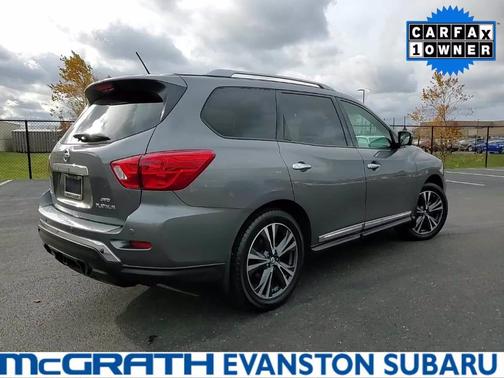 Photo 4 of 26 of 2017 Nissan Pathfinder Platinum