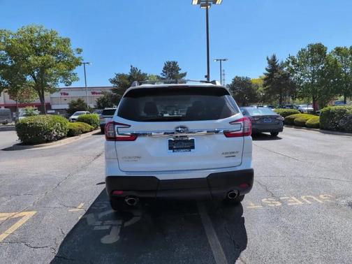 Crystal White Pearl 2023 Subaru Ascent Limited 7-Passenger