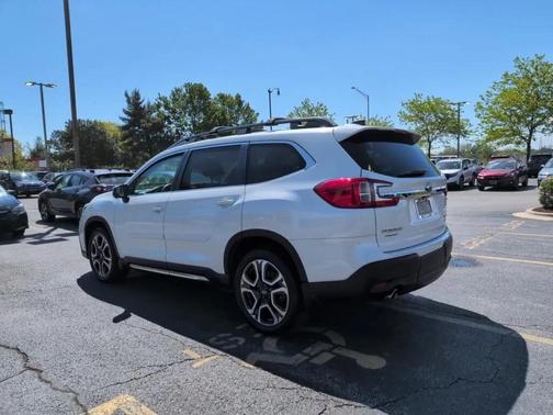 Crystal White Pearl 2023 Subaru Ascent Limited 7-Passenger