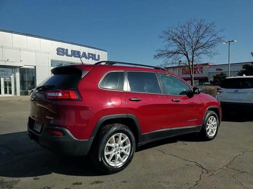 2016 Jeep Cherokee Sport
