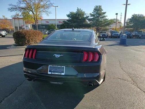 2022 Ford Mustang EcoBoost