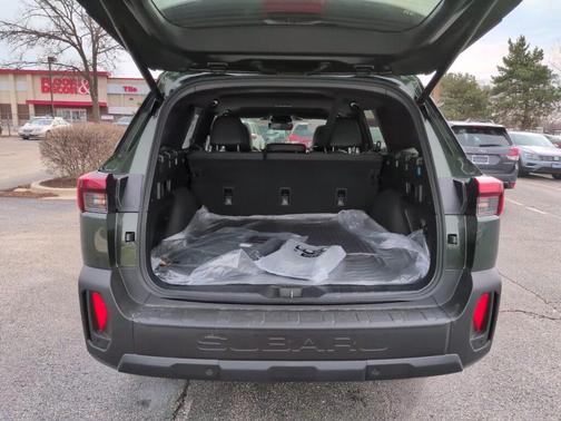 Deep Emerald Green Pearl 2026 Subaru Outback Limited XT