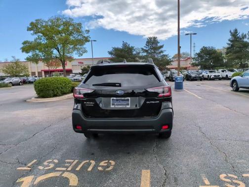 Crystal Black Silica 2025 Subaru Outback Premium