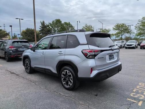 Ice Silver Metallic 2025 Subaru Forester Premium