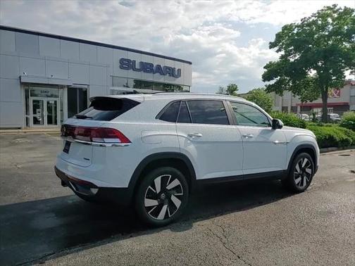 2025 Volkswagen Atlas Cross Sport 2.0T SE w/Technology 4MOTION
