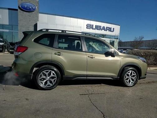 2023 Subaru Forester Premium