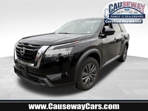 2022 Nissan Pathfinder S