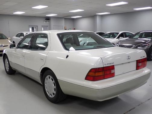 1997 Lexus LS 400 Base