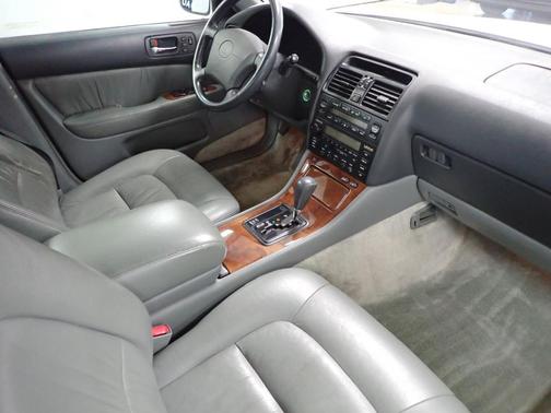 1997 Lexus LS 400 Base