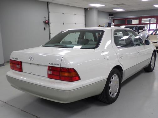 1997 Lexus LS 400 Base