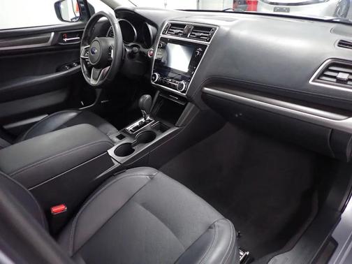 Ice Silver Metallic 2018 Subaru Legacy Limited