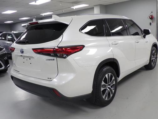 2020 Toyota Highlander Hybrid XLE