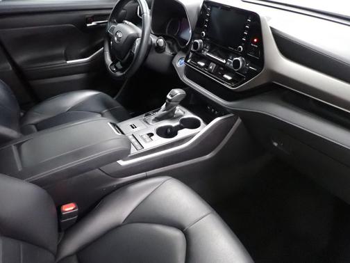 2020 Toyota Highlander Hybrid XLE