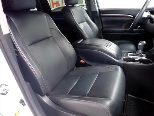 2016 Toyota Highlander Limited Platinum
