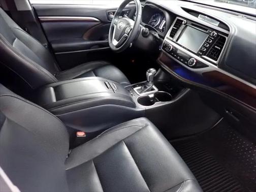 2016 Toyota Highlander Limited Platinum