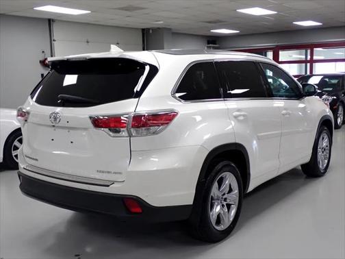 2016 Toyota Highlander Limited Platinum