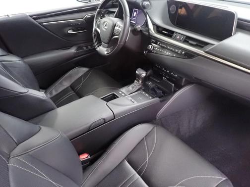 2021 Lexus ES 300h Luxury
