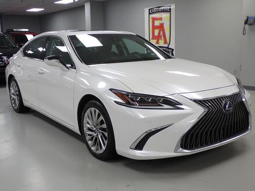 2021 Lexus ES 300h Luxury
