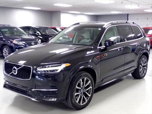 2017 Volvo XC90 T6 Momentum