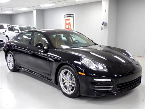 2016 Porsche Panamera 4