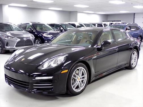 2016 Porsche Panamera 4