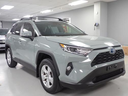 2021 Toyota RAV4 Hybrid XLE