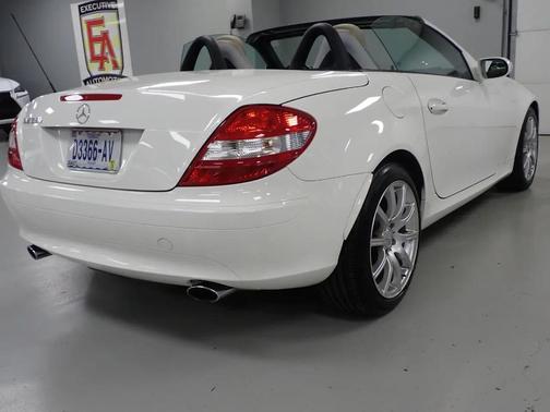 White 2005 Mercedes-Benz SLK-Class SLK350 Roadster