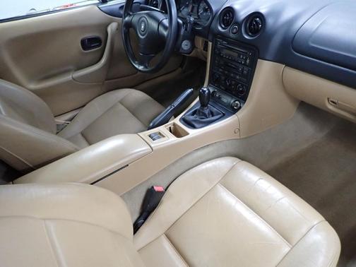 1999 Mazda MX-5 Miata Base