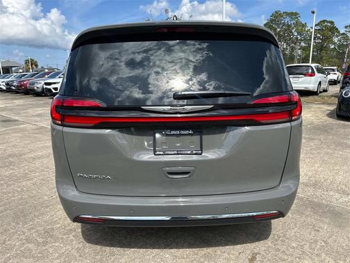 2025 Chrysler Pacifica L