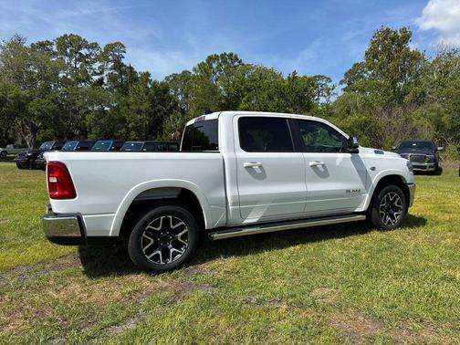 Ivory White Tri-Coat Pearlcoat 2026 RAM 1500 Laramie