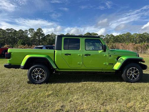 2026 Jeep Gladiator Sport S