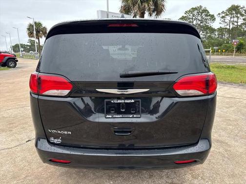 2021 Chrysler Voyager LXI