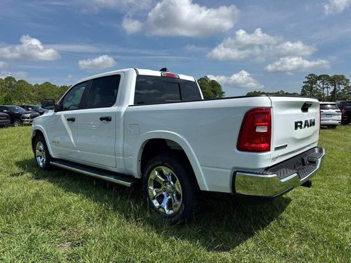 Bright White Clearcoat 2025 RAM 1500 Big Horn/Lone Star