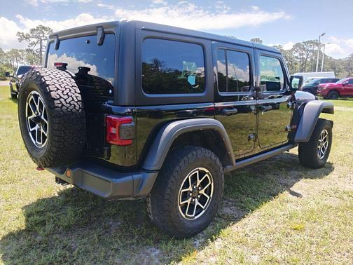 Black Clearcoat 2024 Jeep Wrangler Rubicon