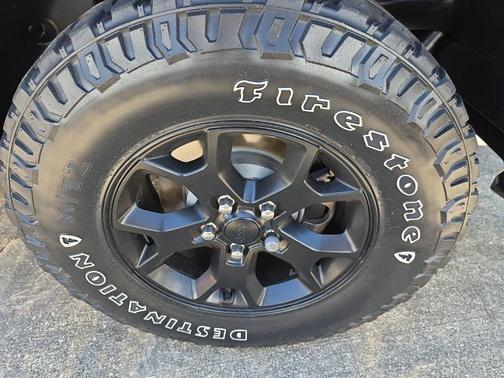 Black Clearcoat 2022 Jeep Wrangler Willys