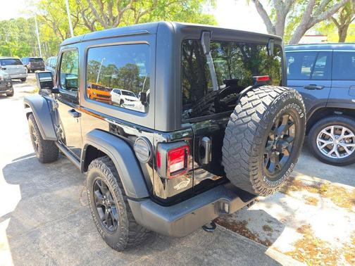 Black Clearcoat 2022 Jeep Wrangler Willys
