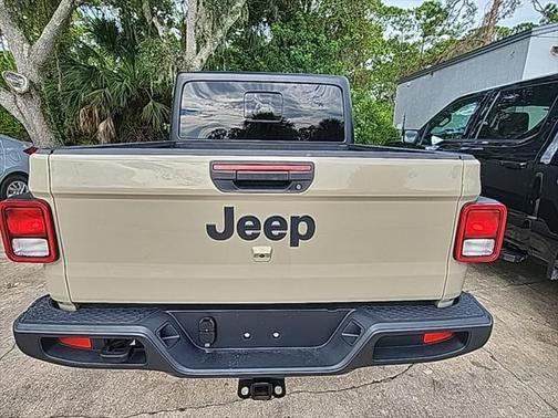 2022 Jeep Gladiator Sport S