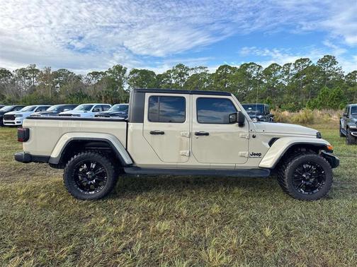 2022 Jeep Gladiator Sport S